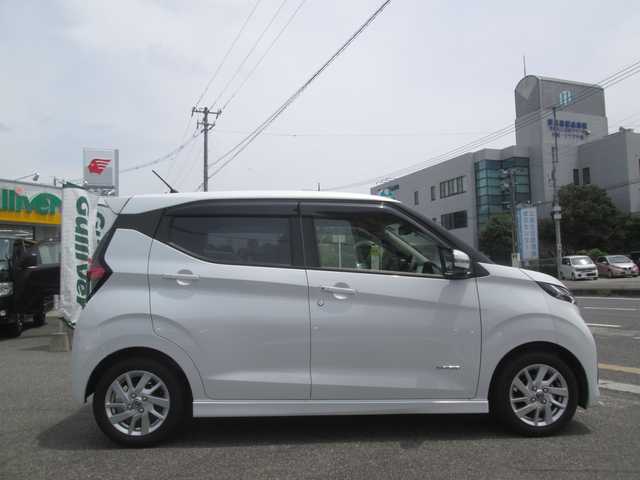 日産 デイズ ハイウェイスターX 広島県 2022(令4)年 2.5万km ホワイトパール 新車ワンオーナー/エマージェンシーブレーキ/LEDヘッドライト/オートライト/ハイビームアシスト/純正ディスプレイAV/アラウンドビューモニター/Bluetooth/革巻きステアリング/USBポート/新車保証書/取扱説明書/スペアキー