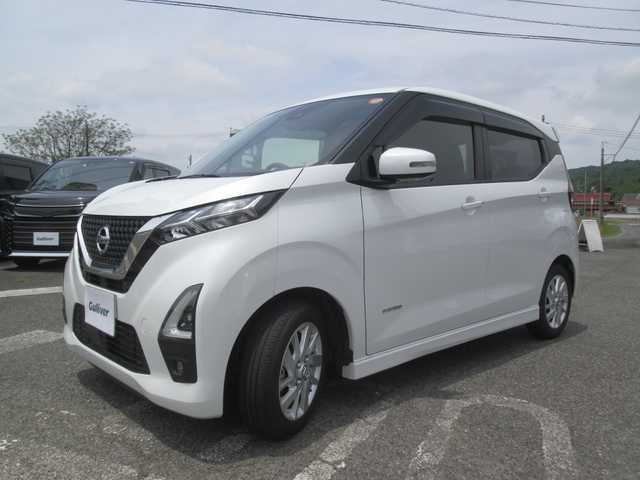 日産 デイズ ハイウェイスターX 広島県 2022(令4)年 2.5万km ホワイトパール 新車ワンオーナー/エマージェンシーブレーキ/LEDヘッドライト/オートライト/ハイビームアシスト/純正ディスプレイAV/アラウンドビューモニター/Bluetooth/革巻きステアリング/USBポート/新車保証書/取扱説明書/スペアキー