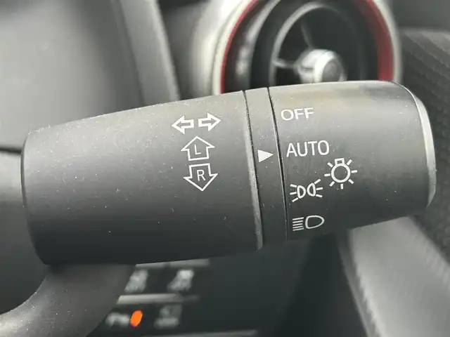 マツダ マツダ２ 15S ブラックトーンED 愛媛県 2022(令4)年 2.6万km エターナルブルーマイカ 純正SDナビ/バックカメラ/全方位カメラ/クルーズコントロール（追従有）/BSM/ETC/コーナーセンサー/前後ドラレコ/純正AW/純正フロアマット/フルセグTV（走行中不可）/レーンキープアシスト/パドルシフト/オートLEDヘッドライト