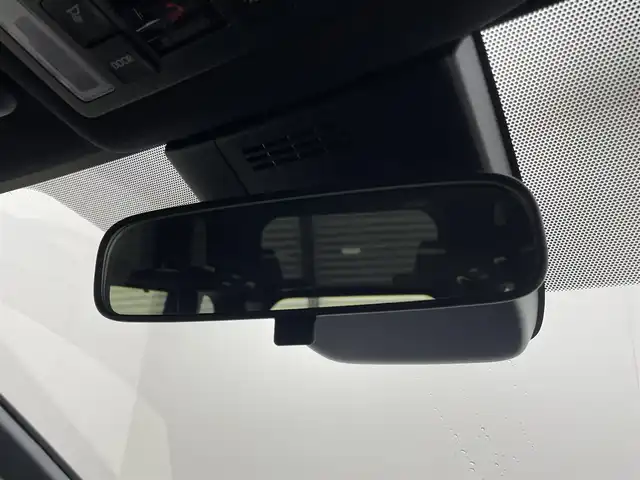 トヨタ ヴォクシー ハイブリッド S－Z 茨城県 2023(令5)年 1.1万km ホワイトパールクリスタルシャイン 純正10.5型DA/フルセグ/バックカメラ/衝突被害軽減ブレーキ/車線逸脱抑制装置/レーダークルーズコントロール/オートマチックハイビーム/クリアランスソナー/両側電動スライドドア/ETC2.0/シートヒーター/ステアリングヒーター/純正17インチAW/3眼LEDヘッドライト/スマートキー