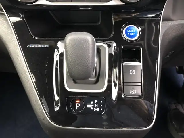 日産 セレナ e-パワー オーテック セーフティPKG 愛知県 2020(令2)年 4.6万km カスピアンブルー プロパイロット　/両側パワースライドドア　/ワンオーナー　/エマージェンシーブレーキ　/アラウンドビューモニター　/純正9インチナビ　/フルセグTV　/Bluetooth　/ETC　/ステアリングリモコン　/ハンドルヒーター　/パーキングアシスト　/前席シートヒーター　/キックモーションセンサー　/フリップダウンモニター　/前後ドライブレコーダー　/ファブリックシート　/7人乗り　/フォグランプ　/純正AW　/純正フロアマット　