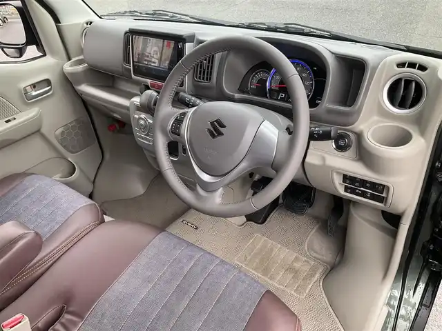 スズキ エブリィ ワゴン PZターボ 滋賀県 2024(令6)年 1.5万km クールカーキPM パートタイム4WD/直列3気筒 インタークーラーターボ/ワンオーナー /車検令和9年5月まで/オーバーヘッドコンソール/社外シートカバー/純正14インチアルミホイール/純正LEDヘッドライト/・ハロゲンフォグランプ/片側パワースライドドア/純正ディスプレイオーディオ/バックカメラ/USB電源ソケット/