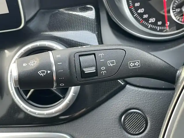 メルセデス・ベンツ ＣＬＡ１８０ Sブレイク AMG スタイル 千葉県 2018(平30)年 4.2万km 白 純正メモリナビ　/バックカメラ　/Ｂｌｕｅｔｏｏｔｈ接続あり　/ＣＤ再生　/ワンセグＴＶ /ビルドインETC /ハーフレザー /シートヒーター /電動リアゲート /コーナーセンサー /パドルシフト /スマートキー