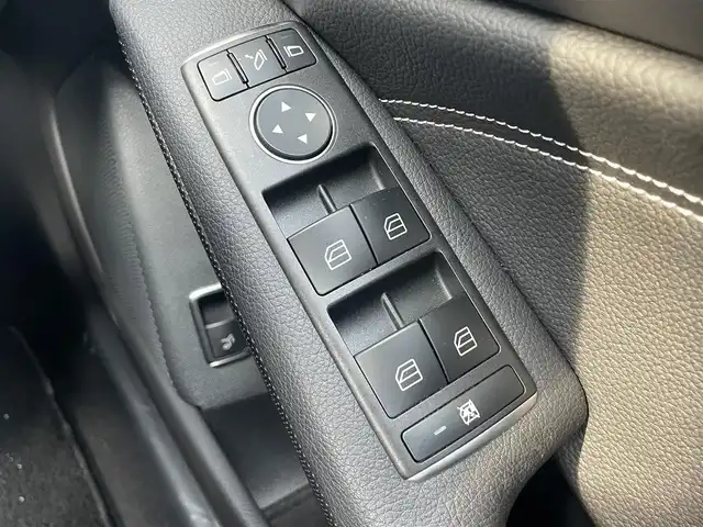 メルセデス・ベンツ ＣＬＡ１８０ Sブレイク AMG スタイル 千葉県 2018(平30)年 4.2万km 白 純正メモリナビ　/バックカメラ　/Ｂｌｕｅｔｏｏｔｈ接続あり　/ＣＤ再生　/ワンセグＴＶ /ビルドインETC /ハーフレザー /シートヒーター /電動リアゲート /コーナーセンサー /パドルシフト /スマートキー