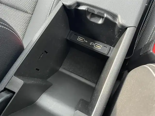 メルセデス・ベンツ ＣＬＡ１８０ Sブレイク AMG スタイル 千葉県 2018(平30)年 4.2万km 白 純正メモリナビ　/バックカメラ　/Ｂｌｕｅｔｏｏｔｈ接続あり　/ＣＤ再生　/ワンセグＴＶ /ビルドインETC /ハーフレザー /シートヒーター /電動リアゲート /コーナーセンサー /パドルシフト /スマートキー