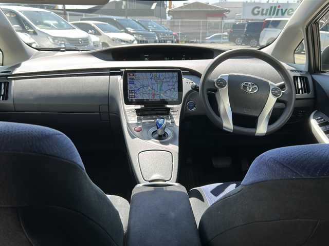 トヨタ プリウス S 富山県 2015(平27)年 7.5万km ライトパープルマイカ スマートキー×２/社外メモリーナビ(CN-F1D)/BD/DVD/MSV/フルセグTV/ハンズフリー/バックカメラ/ビルトインETC/ドラレコ(HDR-101)/プッシュスタート/電格ウィンカーミラー/純正フロアマット/純正ドアバイザー/トノカバー/LEDヘッドライト/ISOFIX対応/ステアリングスイッチ/純正15インチAW/横滑り防止装置/保証書・取説・ナビ取説