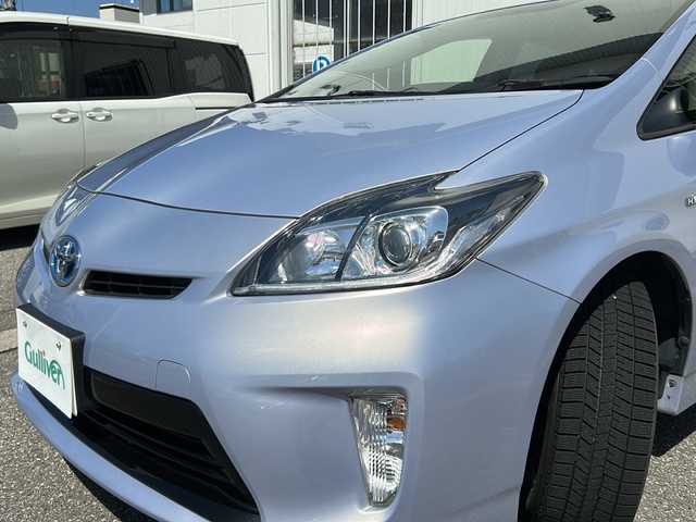 トヨタ プリウス S 富山県 2015(平27)年 7.5万km ライトパープルマイカ スマートキー×２/社外メモリーナビ(CN-F1D)/BD/DVD/MSV/フルセグTV/ハンズフリー/バックカメラ/ビルトインETC/ドラレコ(HDR-101)/プッシュスタート/電格ウィンカーミラー/純正フロアマット/純正ドアバイザー/トノカバー/LEDヘッドライト/ISOFIX対応/ステアリングスイッチ/純正15インチAW/横滑り防止装置/保証書・取説・ナビ取説