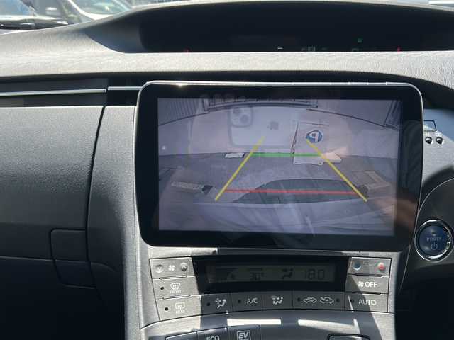 トヨタ プリウス S 富山県 2015(平27)年 7.5万km ライトパープルマイカ スマートキー×２/社外メモリーナビ(CN-F1D)/BD/DVD/MSV/フルセグTV/ハンズフリー/バックカメラ/ビルトインETC/ドラレコ(HDR-101)/プッシュスタート/電格ウィンカーミラー/純正フロアマット/純正ドアバイザー/トノカバー/LEDヘッドライト/ISOFIX対応/ステアリングスイッチ/純正15インチAW/横滑り防止装置/保証書・取説・ナビ取説