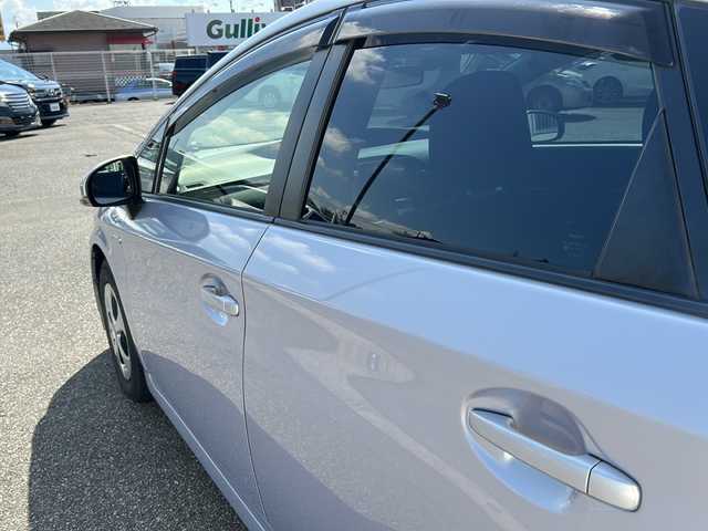 トヨタ プリウス S 茨城県 2015(平27)年 7.5万km ライトパープルマイカ (株)IDOMが運営する【じしゃロン水戸店】の自社ローン専用車両になりますこちらは現金またはオートローンご利用時の価格です。自社ローンご希望の方は別途その旨お申付け下さい/スマートキー×２/社外メモリーナビ(CN-F1D)/BD/DVD/MSV/フルセグTV/ハンズフリー/バックカメラ/ビルトインETC/ドラレコ(HDR-101)/プッシュスタート/電格ウィンカーミラー/純正フロアマット/純正ドアバイザー/トノカバー/LEDヘッドライト/ISOFIX対応/ステアリングスイッチ/純正15インチAW/横滑り防止装置/保証書・取説・ナビ取説