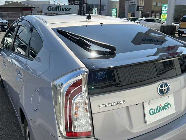 トヨタ プリウス S 茨城県 2015(平27)年 7.5万km ライトパープルマイカ (株)IDOMが運営する【じしゃロン水戸店】の自社ローン専用車両になりますこちらは現金またはオートローンご利用時の価格です。自社ローンご希望の方は別途その旨お申付け下さい/スマートキー×２/社外メモリーナビ(CN-F1D)/BD/DVD/MSV/フルセグTV/ハンズフリー/バックカメラ/ビルトインETC/ドラレコ(HDR-101)/プッシュスタート/電格ウィンカーミラー/純正フロアマット/純正ドアバイザー/トノカバー/LEDヘッドライト/ISOFIX対応/ステアリングスイッチ/純正15インチAW/横滑り防止装置/保証書・取説・ナビ取説