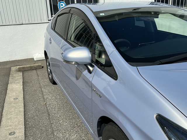 トヨタ プリウス S 茨城県 2015(平27)年 7.5万km ライトパープルマイカ (株)IDOMが運営する【じしゃロン水戸店】の自社ローン専用車両になりますこちらは現金またはオートローンご利用時の価格です。自社ローンご希望の方は別途その旨お申付け下さい/スマートキー×２/社外メモリーナビ(CN-F1D)/BD/DVD/MSV/フルセグTV/ハンズフリー/バックカメラ/ビルトインETC/ドラレコ(HDR-101)/プッシュスタート/電格ウィンカーミラー/純正フロアマット/純正ドアバイザー/トノカバー/LEDヘッドライト/ISOFIX対応/ステアリングスイッチ/純正15インチAW/横滑り防止装置/保証書・取説・ナビ取説