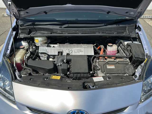 トヨタ プリウス S 茨城県 2015(平27)年 7.5万km ライトパープルマイカ (株)IDOMが運営する【じしゃロン水戸店】の自社ローン専用車両になりますこちらは現金またはオートローンご利用時の価格です。自社ローンご希望の方は別途その旨お申付け下さい/スマートキー×２/社外メモリーナビ(CN-F1D)/BD/DVD/MSV/フルセグTV/ハンズフリー/バックカメラ/ビルトインETC/ドラレコ(HDR-101)/プッシュスタート/電格ウィンカーミラー/純正フロアマット/純正ドアバイザー/トノカバー/LEDヘッドライト/ISOFIX対応/ステアリングスイッチ/純正15インチAW/横滑り防止装置/保証書・取説・ナビ取説