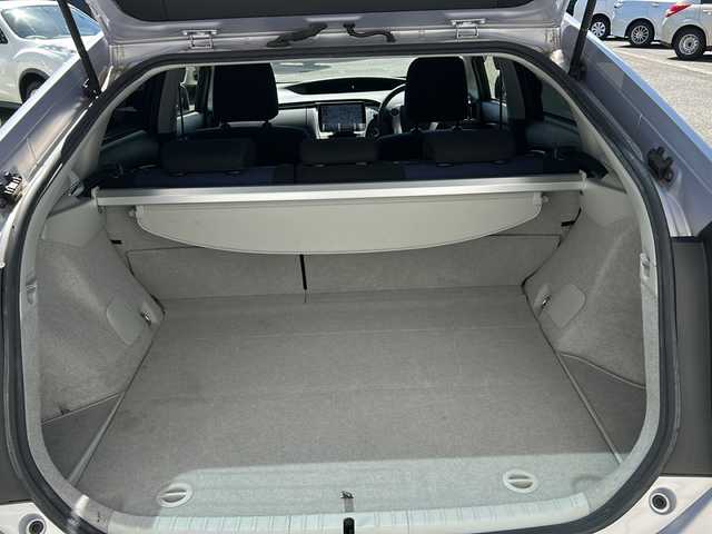 トヨタ プリウス S 茨城県 2015(平27)年 7.5万km ライトパープルマイカ (株)IDOMが運営する【じしゃロン水戸店】の自社ローン専用車両になりますこちらは現金またはオートローンご利用時の価格です。自社ローンご希望の方は別途その旨お申付け下さい/スマートキー×２/社外メモリーナビ(CN-F1D)/BD/DVD/MSV/フルセグTV/ハンズフリー/バックカメラ/ビルトインETC/ドラレコ(HDR-101)/プッシュスタート/電格ウィンカーミラー/純正フロアマット/純正ドアバイザー/トノカバー/LEDヘッドライト/ISOFIX対応/ステアリングスイッチ/純正15インチAW/横滑り防止装置/保証書・取説・ナビ取説