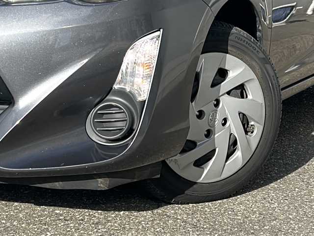 トヨタ アクア S 福井県 2016(平28)年 13.2万km グレーメタリック 社外メモリナビゲーション/（CD/DVD）/ワンセグテレビ/バックカメラ/プリクラッシュセーフティ/レーンキープアシスト/ドライブレコーダー/ETC/オートライト/オートハイビーム/電動格納ミラー/スマートキー/プッシュスタート/保証書/取扱説明書