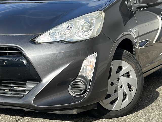 トヨタ アクア S 福井県 2016(平28)年 13.2万km グレーメタリック 社外メモリナビゲーション/（CD/DVD）/ワンセグテレビ/バックカメラ/プリクラッシュセーフティ/レーンキープアシスト/ドライブレコーダー/ETC/オートライト/オートハイビーム/電動格納ミラー/スマートキー/プッシュスタート/保証書/取扱説明書