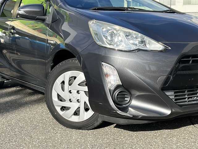 トヨタ アクア S 福井県 2016(平28)年 13.2万km グレーメタリック 社外メモリナビゲーション/（CD/DVD）/ワンセグテレビ/バックカメラ/プリクラッシュセーフティ/レーンキープアシスト/ドライブレコーダー/ETC/オートライト/オートハイビーム/電動格納ミラー/スマートキー/プッシュスタート/保証書/取扱説明書