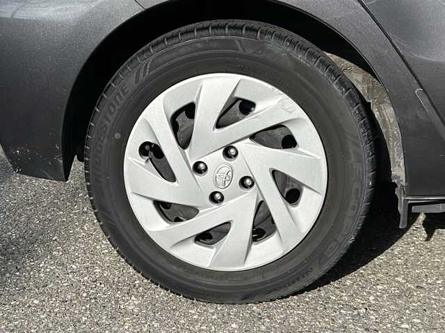 トヨタ アクア S 福井県 2016(平28)年 13.2万km グレーメタリック 社外メモリナビゲーション/（CD/DVD）/ワンセグテレビ/バックカメラ/プリクラッシュセーフティ/レーンキープアシスト/ドライブレコーダー/ETC/オートライト/オートハイビーム/電動格納ミラー/スマートキー/プッシュスタート/保証書/取扱説明書