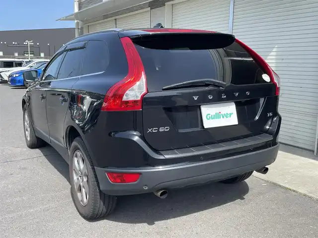 ボルボ ＸＣ６０ T5 茨城県 2012(平24)年 10.5万km 黒 純正ナビ/フルセグ/衝突被害軽減ブレーキ/車線逸脱抑制装置/クルーズコントロール/ソナー/ETC/シートヒーター/純正18インチAW/スマートキー