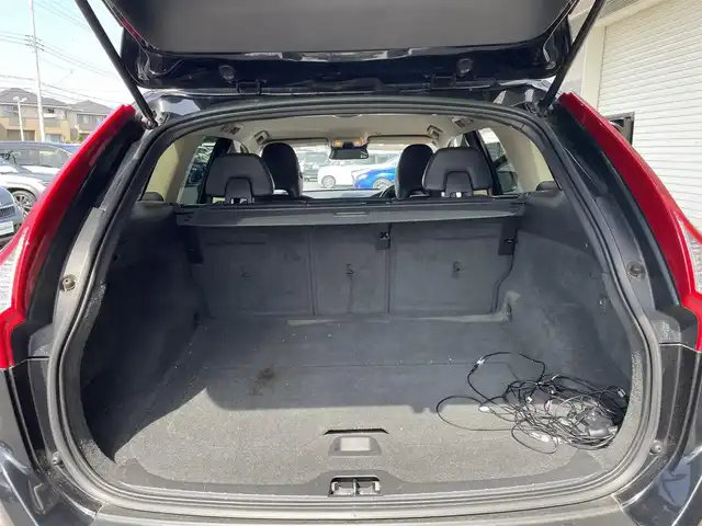 ボルボ ＸＣ６０ T5 茨城県 2012(平24)年 10.5万km 黒 純正ナビ/フルセグ/衝突被害軽減ブレーキ/車線逸脱抑制装置/クルーズコントロール/ソナー/ETC/シートヒーター/純正18インチAW/スマートキー