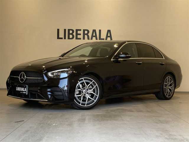 メルセデス・ベンツ Ｅ２００ スポーツ 熊本県 2021(令3)年 1.9万km オブシディアンブラック ・スマートキー/・プッシュスタート/・パノラマサンルーフ /・アクティブステアリングアシスト/・アクティブレーンキーピングアシスト/・道路標識アシスト/・アクティブブレーキアシスト/・アテンションアシスト/・信号表示/・ブラインドスポットモニター/・レーンチェンジアシスト/・インテリジェントライトシステム/・クルーズコントロール(追従式)/・黒革シート/・前席パワーシート/・全席シートヒーター /・純正メモリナビ/　【Bluetooth・USB・AppleCarPlay・AndroidAuto】/・Burmesterサウンドシステム/・フルセグTV/・全方位カメラ/・ETC2.0/・ヘッドアップディスプレイ/・パワートランク/・LEDヘッドランプ/・純正マット/・保証書/取説