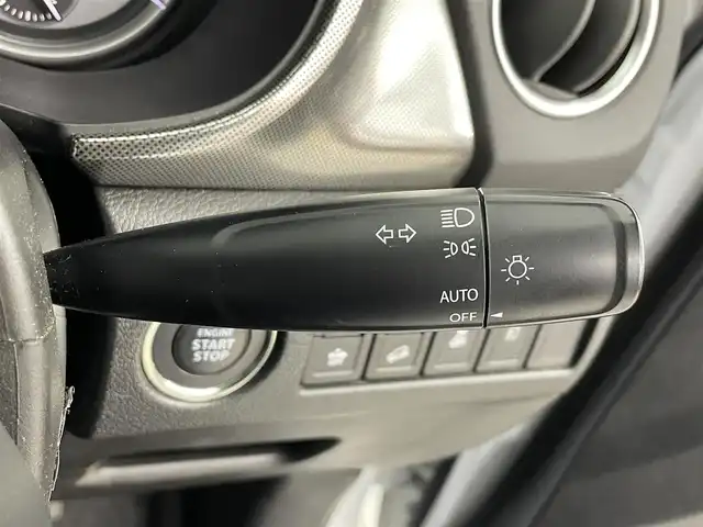 スズキ エスクード 1．4 ターボ 道央・札幌 2019(平31)年 3.9万km クールホワイトパール ・ワンオーナー/・４WD/・寒冷地仕様/・社外メモリナビ/・バックカメラ/・CD／DVDフルセグ／Bluetooth/・社外ETC/・純正ドライブレコーダー/・純正エンジンスターター/・デュアルカメラブレーキサポート/・アダプティブクルーズコントロール/・ヒルディセントコントロール/・レーンキープアシズト/・盗難防止装置/・横滑り防止装置/・前席シートヒーター/・ハーフレザーシート/・純正フロアマット/・LEDヘッドライト/・フォグランプ/・純正AW17インチ/・積込スタッドレスタイヤ純正AW17インチ/・スマートキー/・プッシュスタート/・取扱説明書/・保証書