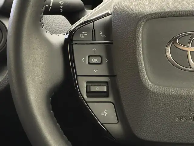 トヨタ プリウス G 三重県 2023(令5)年 1.2万km プラチナホワイトパールマイカ モデリスタエアロ（F/S/R）/WORK 19インチAW/　『LANVEC（ランベック）LM-1』/純正 8インチディスプレイオーディオ＆ナビ/（FM/AM/TV/Bluetooth/USB/iPod//CarPlay/AndroidAuto/Miracast）/バックガイドモニター/RSR ダウンサス/ドライブレコーダー 全方位/ビルトイン ETC2.0/Toyota Safety Sense/●プリクラッシュセーフティ/●レーントレーシングアシスト＋レーンディパーチャーアラート/●レーダークルコン（全車速追従機能付）/●オートハイビーム/●ロードサインアシスト/●ドライバー異常時対応システム/●プロアクティブドライビングアシスト/●発進遅れ告知機能［TMN］/・ブラインドスポットモニター/・あんしん降車アシスト［SEA］/・後方車両接近告知　など/装備/・AC100Vアクセサリーコンセント（1500W）/・シートヒーター（D/N）/・LEDオートヘッドランプ/・オートエアコン/・電子パーキングブレーキ＆ブレーキホールド/・ステアリングスイッチ/・プッシュスタート/・保/取/・スマートキーx2/禁煙車