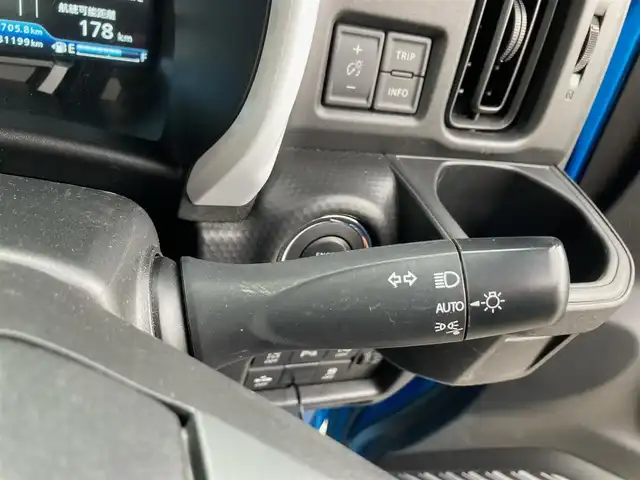 スズキ ハスラー HYBRID G 埼玉県 2021(令3)年 8.2万km ブリスクブルーメタリック/ホワイト2トーンルーフ (株)IDOMが運営する【じしゃロン川越店】の自社ローン専用車両になります。/こちらは現金またはオートローンご利用時の価格です。/自社ローンご希望の方は別途その旨お申付け下さい/純正ＳＤナビ(AVIC-BZ501)/（AM/FM/CD/DVD/BT)/バックカメラ　/Ｄ席シートヒーター　/ＥＴＣ　/純正フロアマット　/電動格納ミラー　/プッシュスタート　/スマートキー　/前後コーナーセンサー
