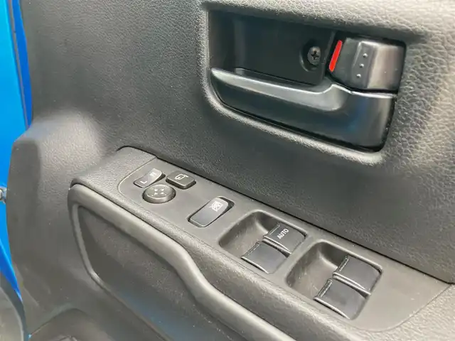 スズキ ハスラー HYBRID G 埼玉県 2021(令3)年 8.2万km ブリスクブルーメタリック/ホワイト2トーンルーフ (株)IDOMが運営する【じしゃロン川越店】の自社ローン専用車両になります。/こちらは現金またはオートローンご利用時の価格です。/自社ローンご希望の方は別途その旨お申付け下さい/純正ＳＤナビ(AVIC-BZ501)/（AM/FM/CD/DVD/BT)/バックカメラ　/Ｄ席シートヒーター　/ＥＴＣ　/純正フロアマット　/電動格納ミラー　/プッシュスタート　/スマートキー　/前後コーナーセンサー