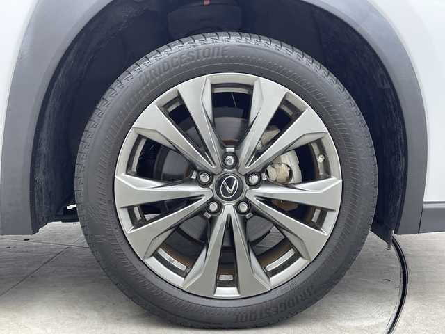 レクサス ＵＸ 250h Fスポーツ 三重県 2019(令1)年 6.9万km ホワイトノーヴァガラスフレーク 禁煙車/サンルーフ/置くだけ充電/純正ナビ/・CD・DVD・AUX・フルセグ・AM・FM・BT/バックカメラ/レーダークルーズコントロール/オートハイビーム/クリアランスソナー/プリクラッシュセーフティ/運転席・助手席パワーシート（運転席メモリー付き）/運転席・助手席シートヒーター/ステアリングヒーター/純正18インチアルミ/純正フロアマット/電子パーキング/パドルシフト/LEDヘッドライト/フォグライト/スペアキー/カードキー