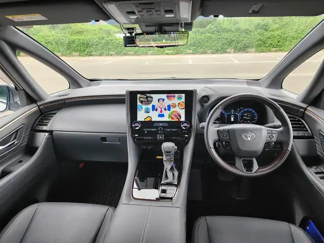 トヨタ アルファードハイブリット Z 福岡県 2025(令7)年 0.6万km パール ワンオーナー/純正ナビ・フルセグTV/（Bluetooth・HDMI）/純正13.2フリップダウンモニター/左右独立ムーンルーフ・パワーサンシェード/セーフティーセンス・パーキングサポートブレーキ/ブラインドスポットモニター/パノラミックビューモニター/デジタルインナーミラー/両側パワースライドドア/パワーバックドア/純正18インチアルミホイール/ブラックレザーシート/（パワーシート・エアシート）/二列目エグゼクティブパワーシート/（エアシート・シートヒーター）/前後ドライブレコーダー/置くだけ充電/新車時保証書/取扱説明書