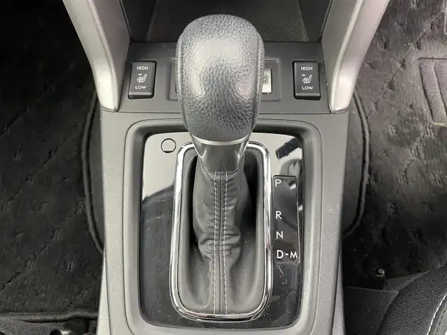 スバル フォレスター 2．0i－L アイサイト 富山県 2015(平27)年 7.5万km クリスタルブラックシリカ 純正SDナビ(MDV-Z711)/【AM/FM/CD/DVD/Bluetooth/SD/USB/HDMI】/フルセグTV/バックカメラ/レーダークルーズコントロール/アイサイト/ETC/ドライブレコーダー/革巻きステアリング/前席パワーシート/前席シートヒーター/衝突被害軽減ブレーキ/横滑り防止装置/レーンキープアシスト/盗難防止装置/アイドリングストップ/HIDヘッドライト/オートライト/フォグランプ/電格ウィンカーミラー/プッシュスタート/スマートキー×２/保証書/取扱説明書