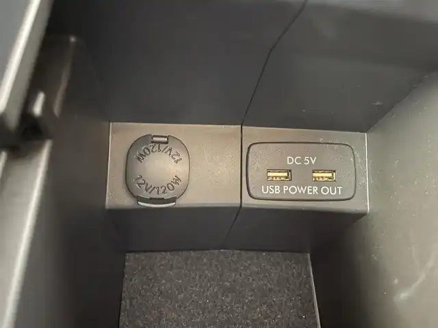 スバル フォレスター 2．0i－L アイサイト 富山県 2015(平27)年 7.5万km クリスタルブラックシリカ 純正SDナビ(MDV-Z711)/【AM/FM/CD/DVD/Bluetooth/SD/USB/HDMI】/フルセグTV/バックカメラ/レーダークルーズコントロール/アイサイト/ETC/ドライブレコーダー/革巻きステアリング/前席パワーシート/前席シートヒーター/衝突被害軽減ブレーキ/横滑り防止装置/レーンキープアシスト/盗難防止装置/アイドリングストップ/HIDヘッドライト/オートライト/フォグランプ/電格ウィンカーミラー/プッシュスタート/スマートキー×２/保証書/取扱説明書