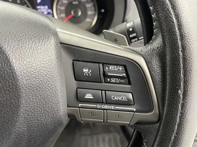 スバル フォレスター 2．0i－L アイサイト 富山県 2015(平27)年 7.5万km クリスタルブラックシリカ 純正SDナビ(MDV-Z711)/【AM/FM/CD/DVD/Bluetooth/SD/USB/HDMI】/フルセグTV/バックカメラ/レーダークルーズコントロール/アイサイト/ETC/ドライブレコーダー/革巻きステアリング/前席パワーシート/前席シートヒーター/衝突被害軽減ブレーキ/横滑り防止装置/レーンキープアシスト/盗難防止装置/アイドリングストップ/HIDヘッドライト/オートライト/フォグランプ/電格ウィンカーミラー/プッシュスタート/スマートキー×２/保証書/取扱説明書