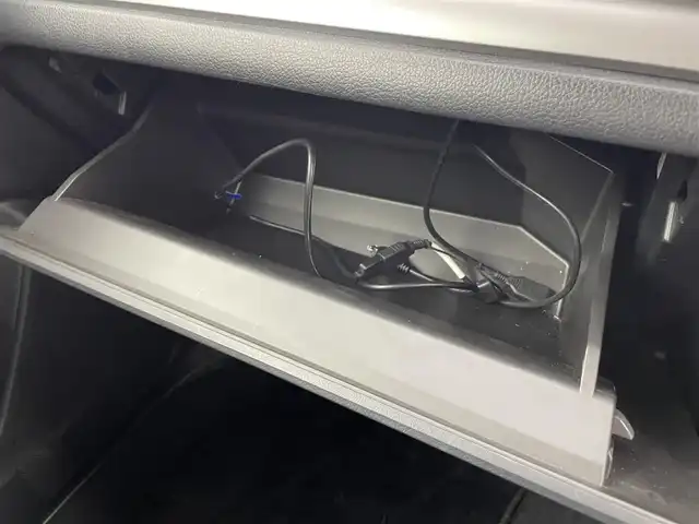 スバル フォレスター 2．0i－L アイサイト 富山県 2015(平27)年 7.5万km クリスタルブラックシリカ 純正SDナビ(MDV-Z711)/【AM/FM/CD/DVD/Bluetooth/SD/USB/HDMI】/フルセグTV/バックカメラ/レーダークルーズコントロール/アイサイト/ETC/ドライブレコーダー/革巻きステアリング/前席パワーシート/前席シートヒーター/衝突被害軽減ブレーキ/横滑り防止装置/レーンキープアシスト/盗難防止装置/アイドリングストップ/HIDヘッドライト/オートライト/フォグランプ/電格ウィンカーミラー/プッシュスタート/スマートキー×２/保証書/取扱説明書