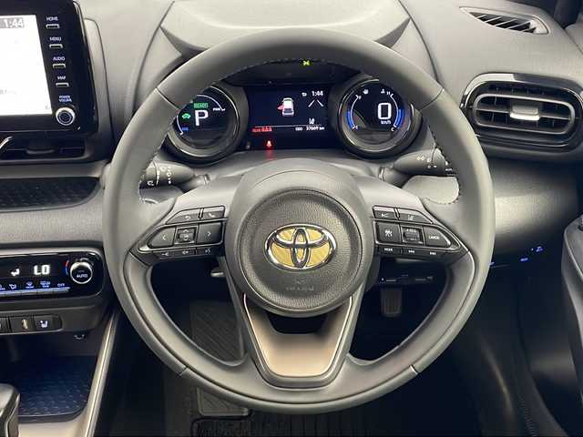 トヨタ ヤリス ハイブリッド Z 秋田県 2020(令2)年 3.8万km ブラック 4WD/純正メモリナビ　/Bluetooth/AppleCarPlay/AndroidAuto/CD/DVD/バックカメラ　/衝突被害軽減システム　/レーダークルーズコントロール　/レーンキープアシスト　/横滑り防止装置　/寒冷地仕様　/前席シートヒーター　/ワイパーデアイサー/ビルトインETC/前方純正ドラレコ　/GRエアロ/スマートキー/スペアキー/モデリスタホイール/LEDヘッドライト/フォグランプ