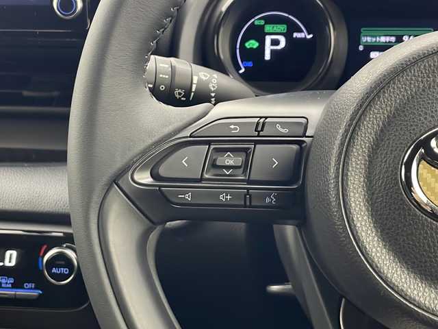 トヨタ ヤリス ハイブリッド Z 秋田県 2020(令2)年 3.8万km ブラック 4WD/純正メモリナビ　/Bluetooth/AppleCarPlay/AndroidAuto/CD/DVD/バックカメラ　/衝突被害軽減システム　/レーダークルーズコントロール　/レーンキープアシスト　/横滑り防止装置　/寒冷地仕様　/前席シートヒーター　/ワイパーデアイサー/ビルトインETC/前方純正ドラレコ　/GRエアロ/スマートキー/スペアキー/モデリスタホイール/LEDヘッドライト/フォグランプ