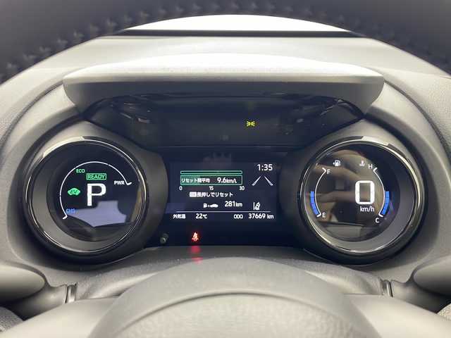 トヨタ ヤリス ハイブリッド Z 秋田県 2020(令2)年 3.8万km ブラック 4WD/純正メモリナビ　/Bluetooth/AppleCarPlay/AndroidAuto/CD/DVD/バックカメラ　/衝突被害軽減システム　/レーダークルーズコントロール　/レーンキープアシスト　/横滑り防止装置　/寒冷地仕様　/前席シートヒーター　/ワイパーデアイサー/ビルトインETC/前方純正ドラレコ　/GRエアロ/スマートキー/スペアキー/モデリスタホイール/LEDヘッドライト/フォグランプ