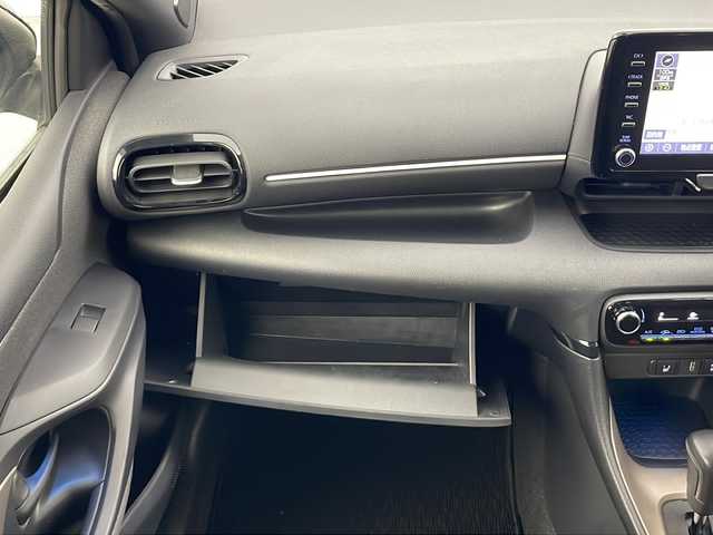 トヨタ ヤリス ハイブリッド Z 秋田県 2020(令2)年 3.8万km ブラック 4WD/純正メモリナビ　/Bluetooth/AppleCarPlay/AndroidAuto/CD/DVD/バックカメラ　/衝突被害軽減システム　/レーダークルーズコントロール　/レーンキープアシスト　/横滑り防止装置　/寒冷地仕様　/前席シートヒーター　/ワイパーデアイサー/ビルトインETC/前方純正ドラレコ　/GRエアロ/スマートキー/スペアキー/モデリスタホイール/LEDヘッドライト/フォグランプ