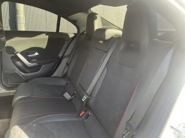 メルセデス・ベンツ ＣＬＡ２００ｄ AMGライン 香川県 2020(令2)年 2.7万km ポーラホワイト 純正ナビ/ブラインドスポット/バックカメラ/アンビエントライト/レザーシート/パワーシート/シートヒーター