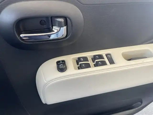 ダイハツ ミラ ココア プラスX スペシャルコーデ 神奈川県 2014(平26)年 2.7万km ミストブルーマイカメタリック 社外SDナビ/CD/DVD/Bluetooth/ワンセグ/革巻きステアリング/ブラウンスウェード調シート/ルーフレール/スマートキー/電動格納ウインカーミラー/SRSエアバッグ(運転席/助手席)