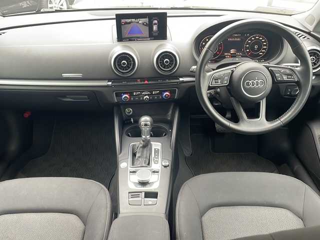 アウディ Ａ３ SB 30TFSI 富山県 2020(令2)年 3.1万km ミトスブラックメタリック 新車時保証書　取扱説明書/純正ナビ/アシスタンスP/コンビニエンスP/ナビP/（フルセグ/SD/BT/CD/DVD/FM/AM）/バックカメラ　ETC2.0/アダプティブクルーズコントロール/アクティブレーンアシスト/アウディサイドアシスト/バーチャルコックピット/コーナーセンサー/スマートキー/純正16インチアルミ