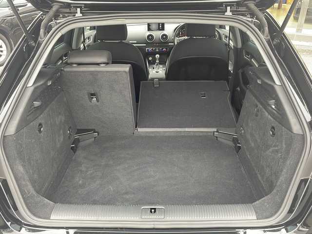 アウディ Ａ３ SB 30TFSI 富山県 2020(令2)年 3.1万km ミトスブラックメタリック 新車時保証書　取扱説明書/純正ナビ/アシスタンスP/コンビニエンスP/ナビP/（フルセグ/SD/BT/CD/DVD/FM/AM）/バックカメラ　ETC2.0/アダプティブクルーズコントロール/アクティブレーンアシスト/アウディサイドアシスト/バーチャルコックピット/コーナーセンサー/スマートキー/純正16インチアルミ