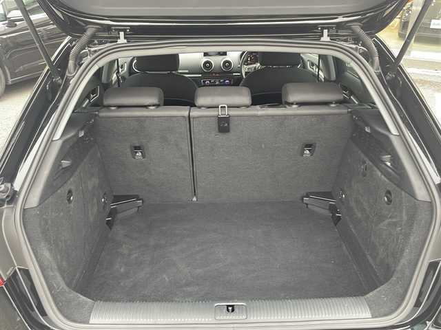 アウディ Ａ３ SB 30TFSI 富山県 2020(令2)年 3.1万km ミトスブラックメタリック 新車時保証書　取扱説明書/純正ナビ/アシスタンスP/コンビニエンスP/ナビP/（フルセグ/SD/BT/CD/DVD/FM/AM）/バックカメラ　ETC2.0/アダプティブクルーズコントロール/アクティブレーンアシスト/アウディサイドアシスト/バーチャルコックピット/コーナーセンサー/スマートキー/純正16インチアルミ