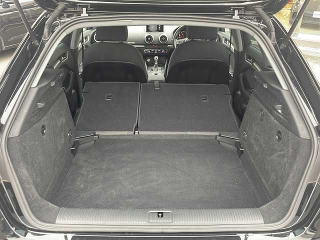 アウディ Ａ３ SB 30TFSI 富山県 2020(令2)年 3.1万km ミトスブラックメタリック 新車時保証書　取扱説明書/純正ナビ/アシスタンスP/コンビニエンスP/ナビP/（フルセグ/SD/BT/CD/DVD/FM/AM）/バックカメラ　ETC2.0/アダプティブクルーズコントロール/アクティブレーンアシスト/アウディサイドアシスト/バーチャルコックピット/コーナーセンサー/スマートキー/純正16インチアルミ