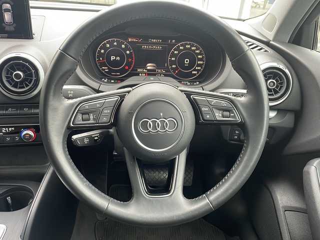 アウディ Ａ３ SB 30TFSI 富山県 2020(令2)年 3.1万km ミトスブラックメタリック 新車時保証書　取扱説明書/純正ナビ/アシスタンスP/コンビニエンスP/ナビP/（フルセグ/SD/BT/CD/DVD/FM/AM）/バックカメラ　ETC2.0/アダプティブクルーズコントロール/アクティブレーンアシスト/アウディサイドアシスト/バーチャルコックピット/コーナーセンサー/スマートキー/純正16インチアルミ
