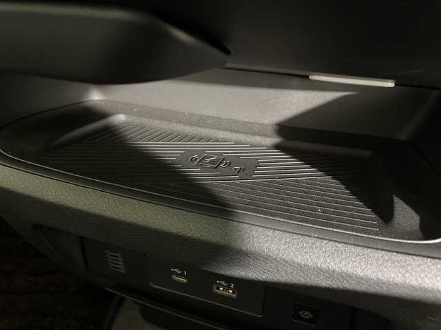 日産 セレナ e－パワー ハイウェイスター V 神奈川県 2024(令6)年 0.3万km ミディアムブルーメタリック プロパイロット/純正12.3型ディスプレイオーディオ/・BT/フルセグTV/USB/HDMI/AppleCarPlay/アラウンドビューモニター/インテリジェントルームミラー/純正フリップダウンモニター/前後ドライブレコーダー/ビルトインETC2.0/ハンドル支援/置くだけ充電/両側電動スライドドア/ハンズフリー/インテリジェントキー/スペアキー/プッシュスタートボタン/電動サイドブレーキ/オートブレーキホールド/革巻きステアリング/ステアリングスイッチ/Autoライト/純正エアロ(F)/LEDヘッドライト/フォグランプ/電動格納ミラー/ウィンカーミラー/純正フロアマット/純正16インチアルミホイール