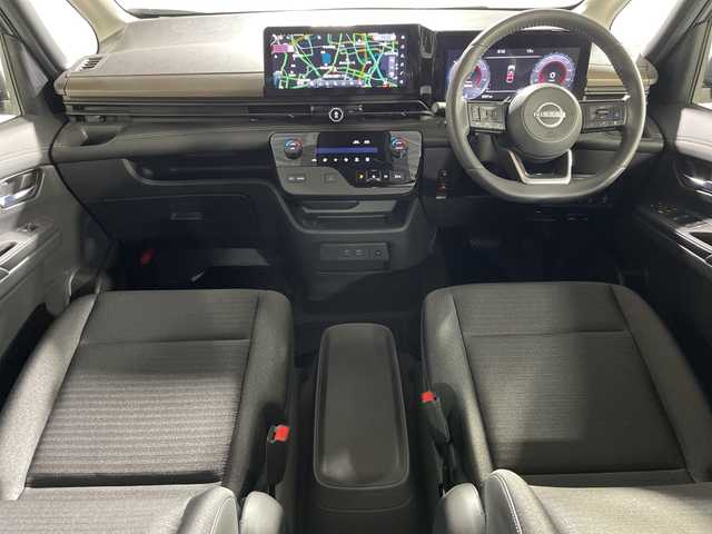 日産 セレナ e－パワー ハイウェイスター V 神奈川県 2024(令6)年 0.3万km ミディアムブルーメタリック プロパイロット/純正12.3型ディスプレイオーディオ/・BT/フルセグTV/USB/HDMI/AppleCarPlay/アラウンドビューモニター/インテリジェントルームミラー/純正フリップダウンモニター/前後ドライブレコーダー/ビルトインETC2.0/ハンドル支援/置くだけ充電/両側電動スライドドア/ハンズフリー/インテリジェントキー/スペアキー/プッシュスタートボタン/電動サイドブレーキ/オートブレーキホールド/革巻きステアリング/ステアリングスイッチ/Autoライト/純正エアロ(F)/LEDヘッドライト/フォグランプ/電動格納ミラー/ウィンカーミラー/純正フロアマット/純正16インチアルミホイール