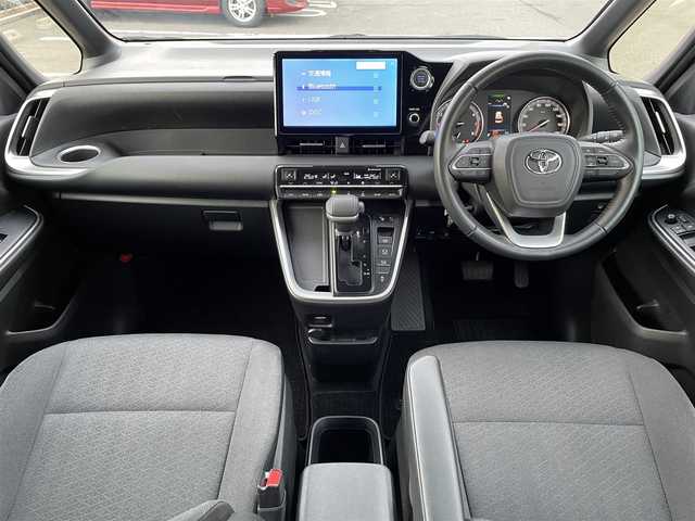 トヨタ ノア S－G 道央・札幌 2022(令4)年 3.2万km ホワイトパールクリスタルシャイン 　4　W　D　/純正ナビ(AM/FM/BT)/フルセグ（走行中視聴不可）/ステアリングリモコン/クルーズコントロール（追従走行あり）/全方位モニター/前席シートヒーター/ドライブレコーダー（前後）/コーナーセンサー（前後）/オートライト/オートマチックハイビーム/フォグランプ/後席サンシェード/両側パワースライドドア/オートブレーキホールド/ウインカーミラー/ドアバイザー/横滑り防止装置/レーンキープアシスト/衝突軽減ブレーキ/盗難防止装置/スペアキー×１/エンジンスターター/積込夏タイヤ/　　（社外AW 225/４０ZR19 22年製 溝4mm）