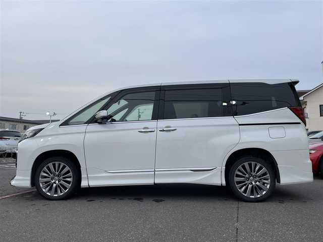 トヨタ ノア S－G 道央・札幌 2022(令4)年 3.2万km ホワイトパールクリスタルシャイン 　4　W　D　/純正ナビ(AM/FM/BT)/フルセグ（走行中視聴不可）/ステアリングリモコン/クルーズコントロール（追従走行あり）/全方位モニター/前席シートヒーター/ドライブレコーダー（前後）/コーナーセンサー（前後）/オートライト/オートマチックハイビーム/フォグランプ/後席サンシェード/両側パワースライドドア/オートブレーキホールド/ウインカーミラー/ドアバイザー/横滑り防止装置/レーンキープアシスト/衝突軽減ブレーキ/盗難防止装置/スペアキー×１/エンジンスターター/積込夏タイヤ/　　（社外AW 225/４０ZR19 22年製 溝4mm）