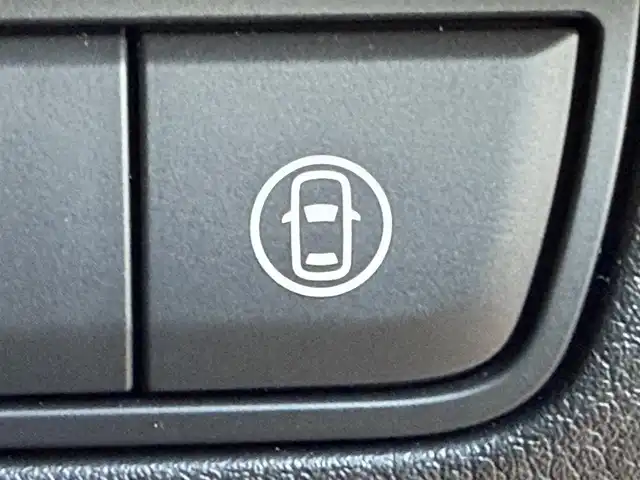 マツダ マツダ３セダン 20S プロアクティブ ツーリングS 東京都 2020(令2)年 5.7万km スノーフレイクホワイトパールマイカ i-ACTIVSENSE/・衝突被害軽減ブレーキ/・パーキングセンサー/・レーダークルーズコントロール/・レーンキープアシストシステム/・AT誤発進抑制制御/・ブラインドスポットモニタリング/純正ナビ/（CD/DVD/BlueTooth/フルセグTV）/バックカメラ/パワーシート/シートポジションメモリー/シートヒーター/ステアリングヒーター/パドルシフト/ビルトインＥＴＣ/プッシュスタート/ＬＥＤヘッドライト/純正18インチAW/純正フロアマット/スマートキー